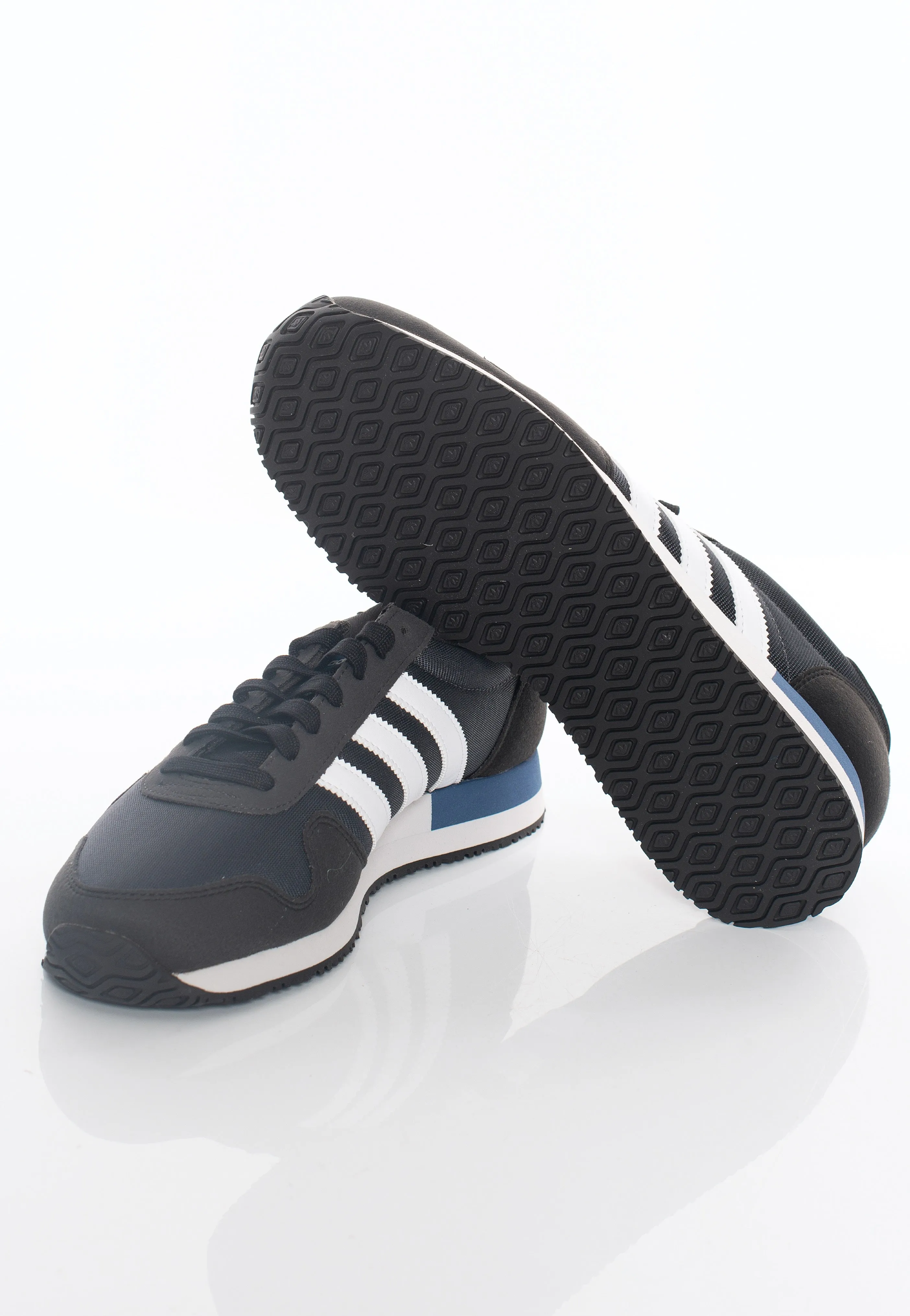 Adidas - Usa 84 Cblack/Ftwwht/Carbon - Shoes