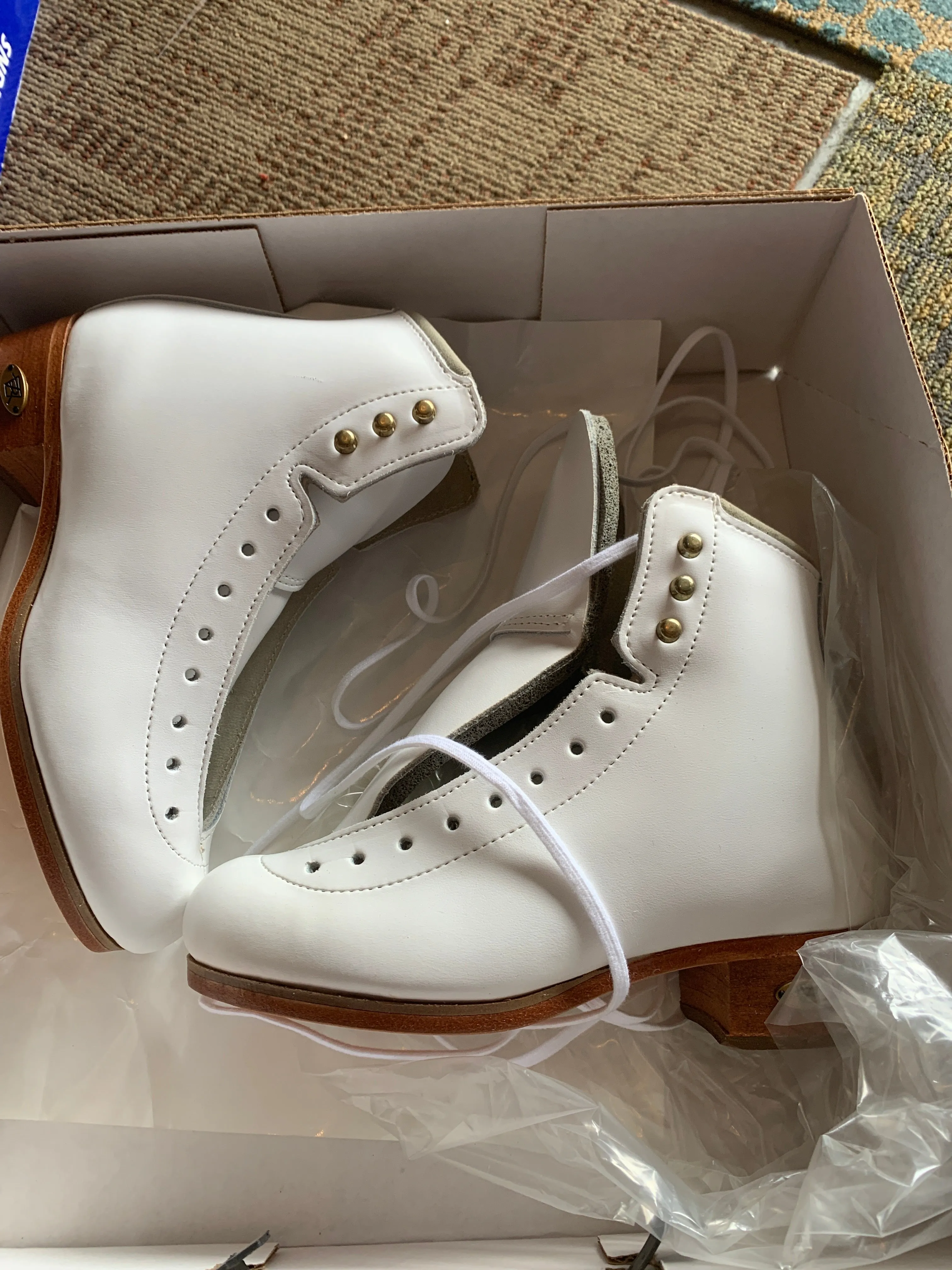 Figure Skate Boots Riedell J32 Bronze Star Size 3, 3.5, 4