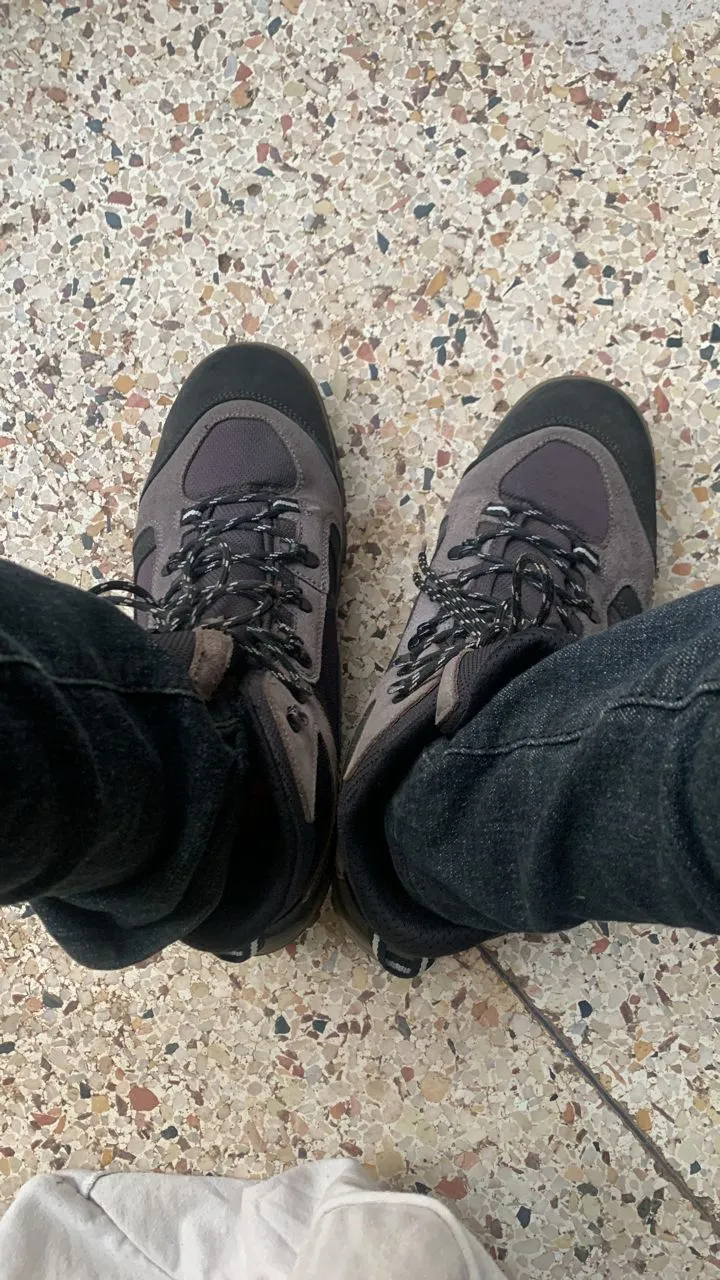 Men's hiking boots- used