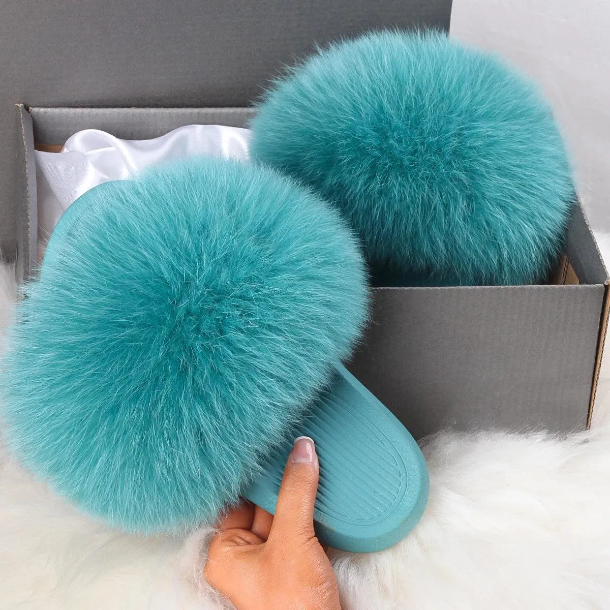 Women's Fluffy Fox Fur Slippers - Plush Sandals for Comfort and Style